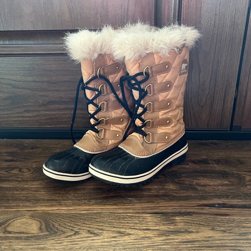Sorel Tan and Black Winter Rain Boots with Faux Fur Trim